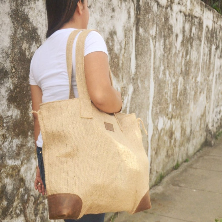 Burlap hot sale messenger bag